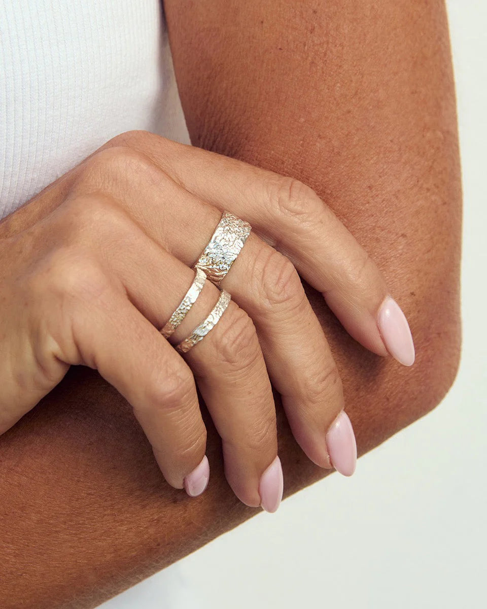 EROS SILVER TEXTURED RING