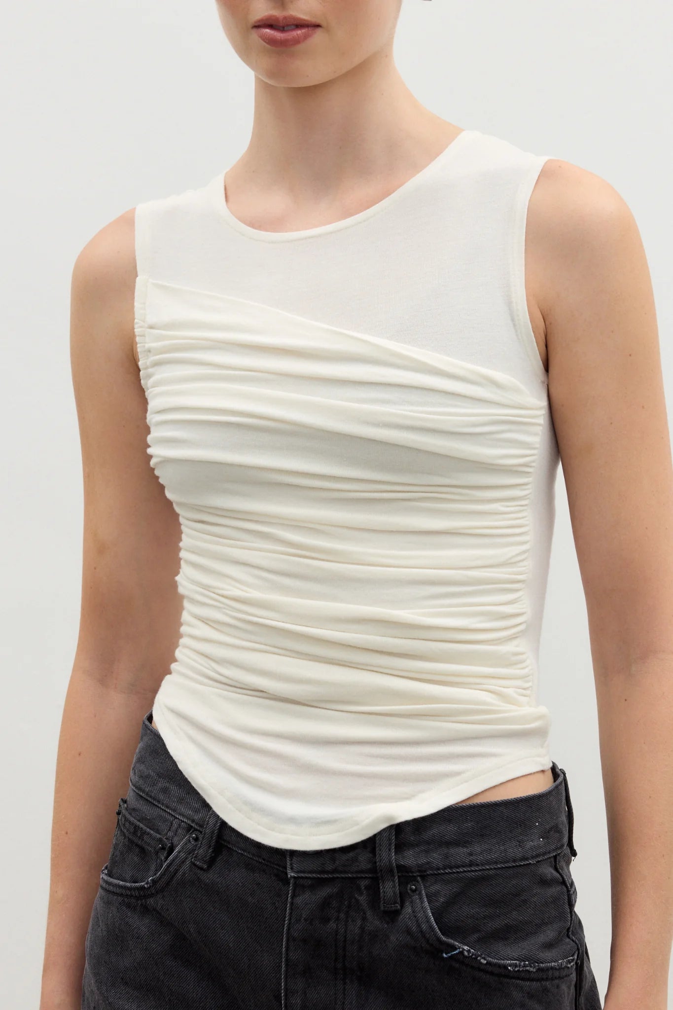 ROSELANI SLEEVELESS TOP