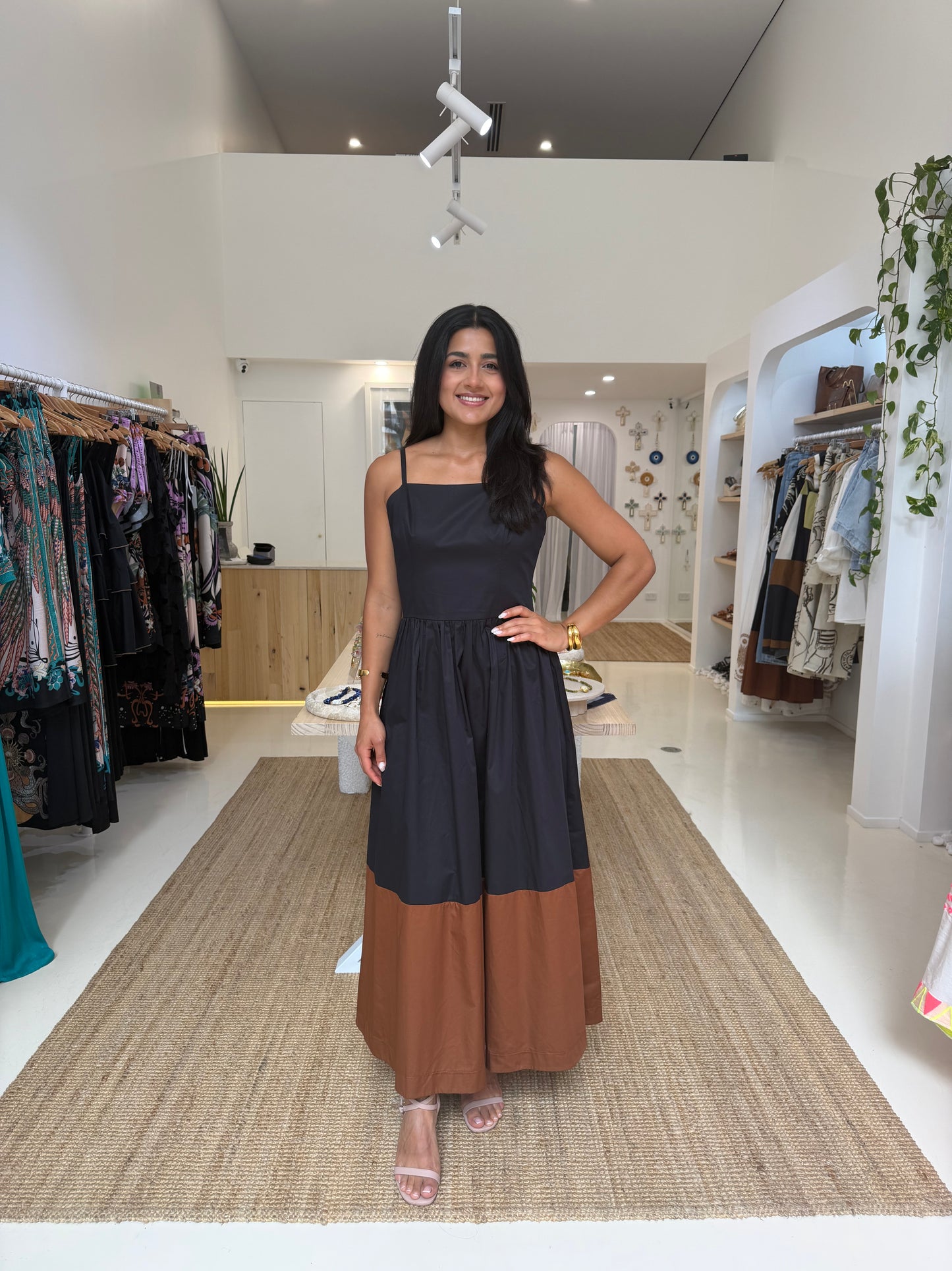 ANIKA MIDI DRESS
