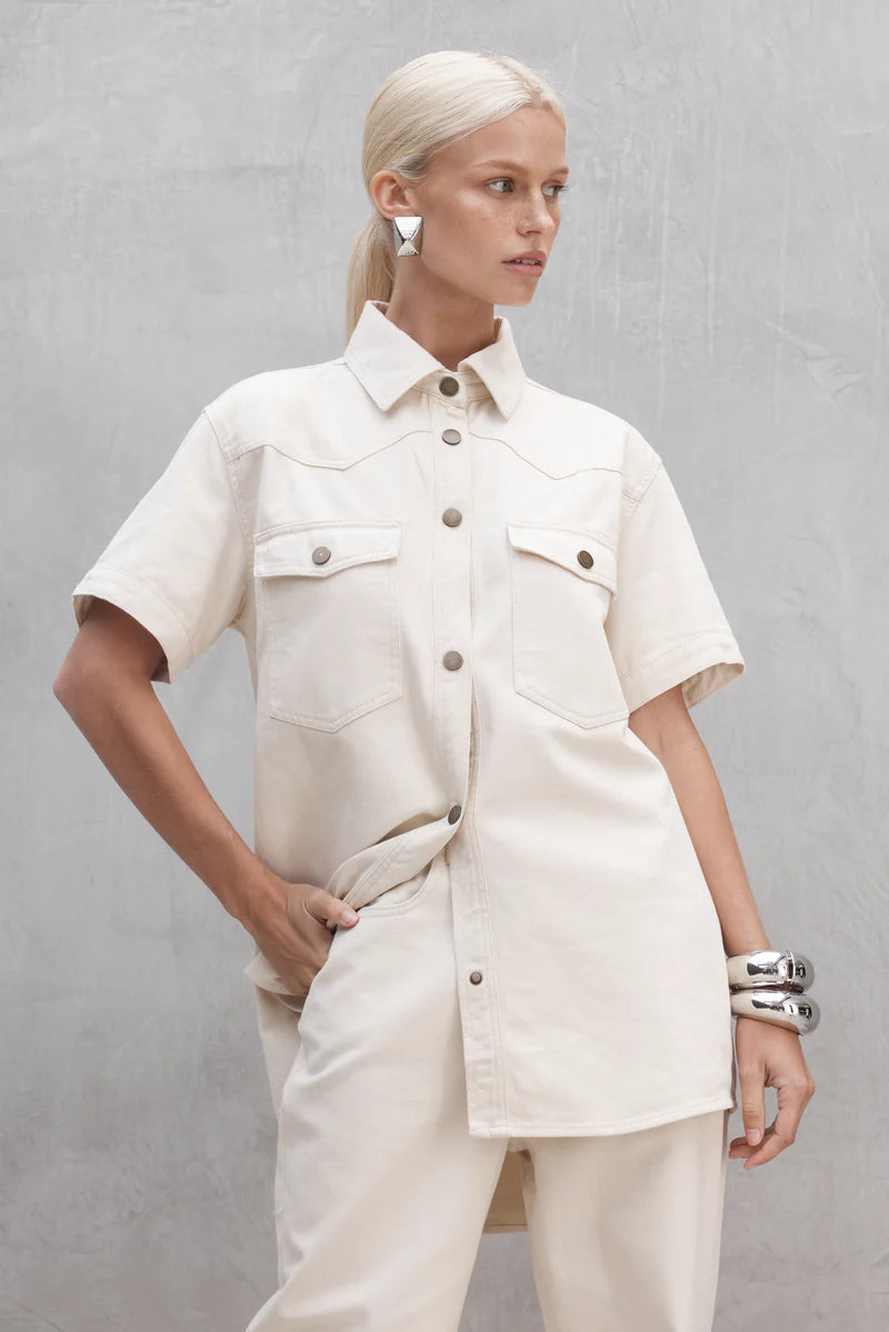 SHORT SLEEVE DENIM SHIRT