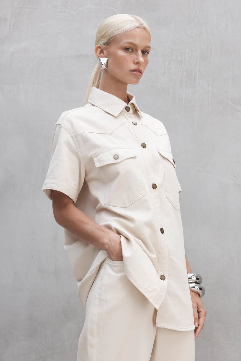 SHORT SLEEVE DENIM SHIRT