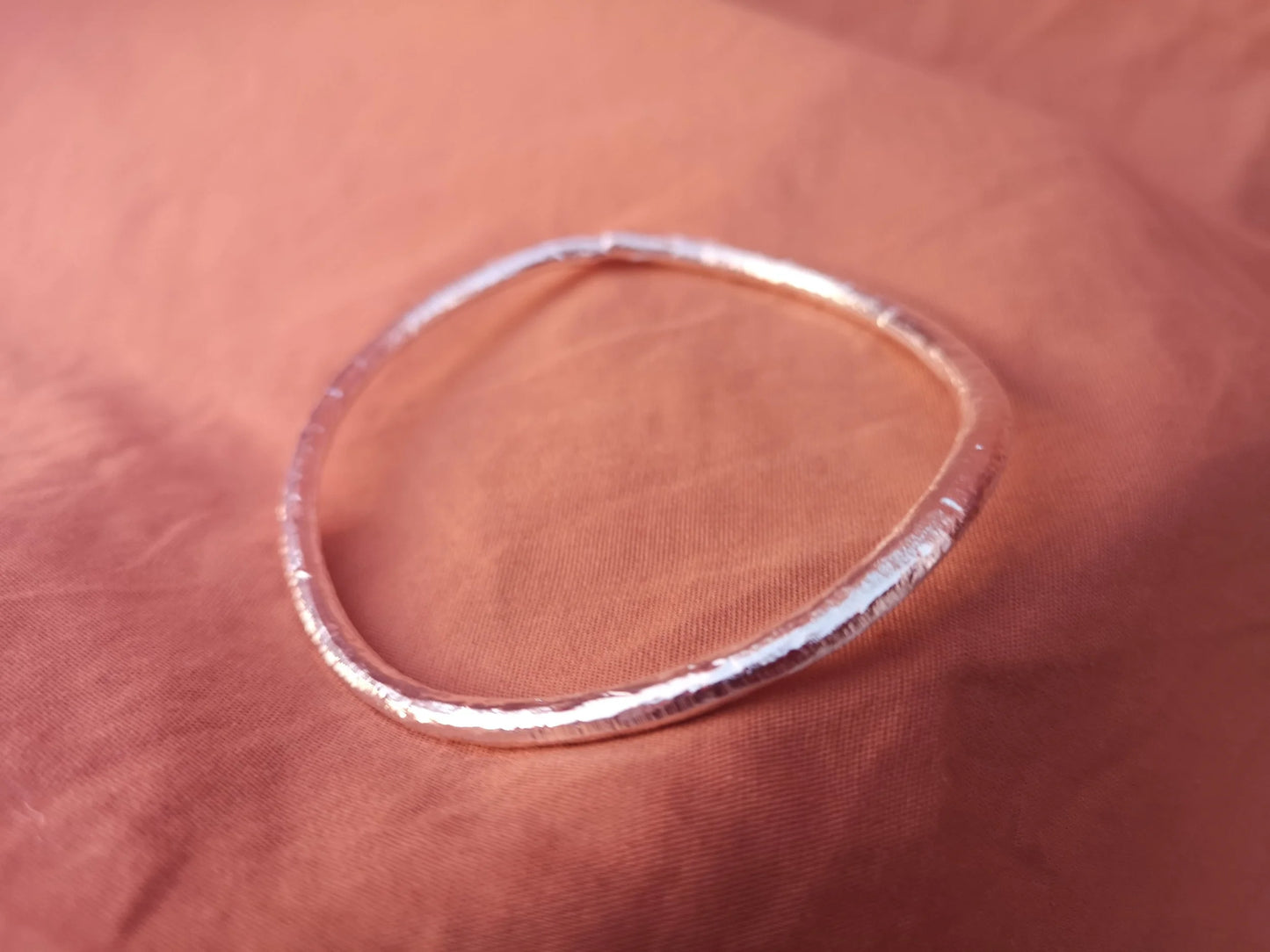 ES VEDRA BANGLE